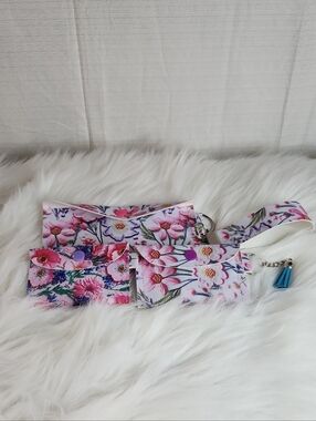 Sets Of 3 Floral Wristlet Clutch with Tassel - Pink White. Handmade.